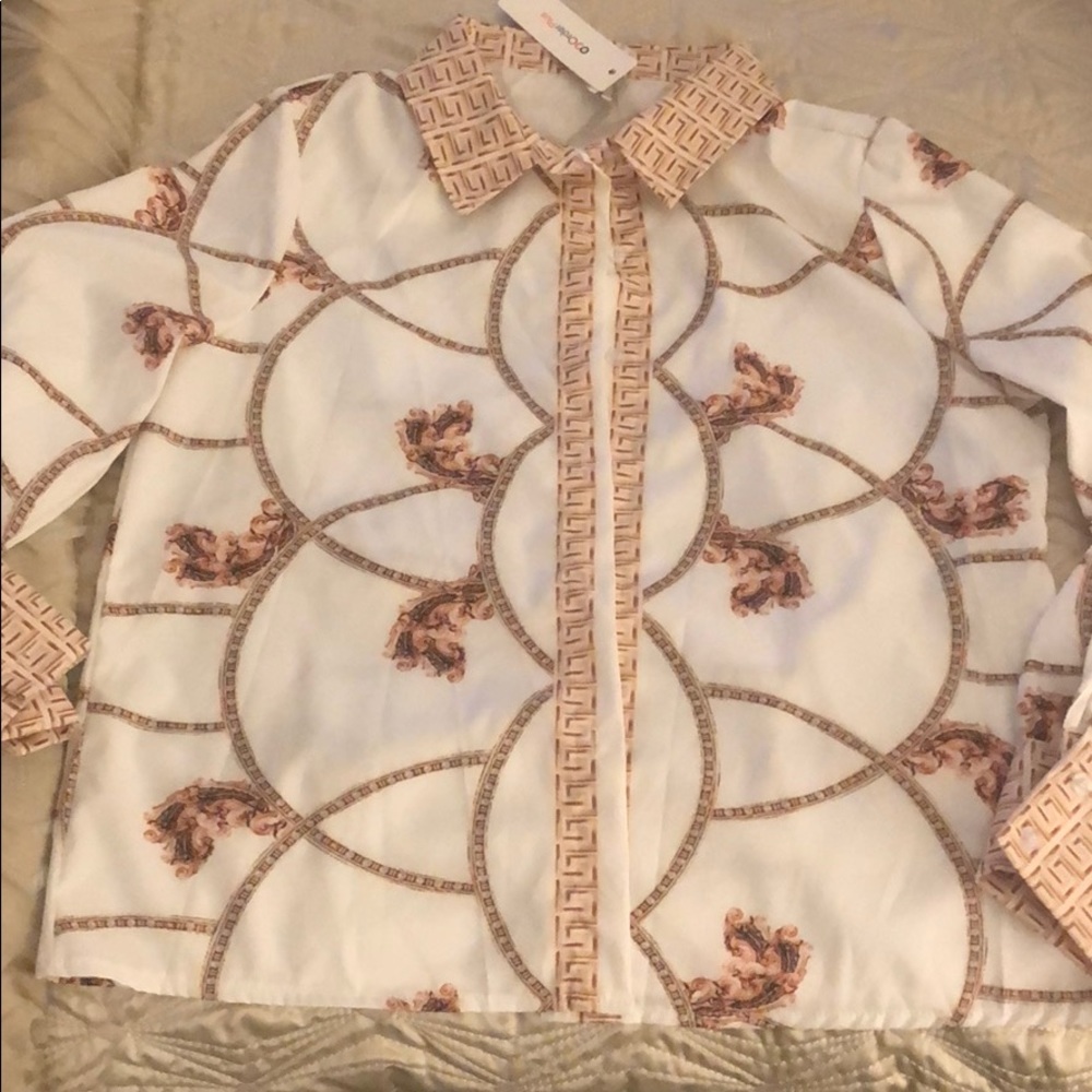 Cute print blouse l/xl new with tags